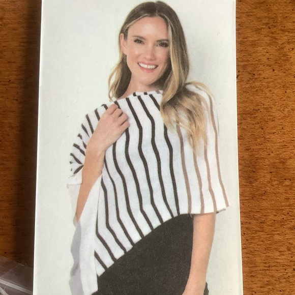 New Simply Noelle Striped Scarf/Wrap - Picture 1 of 10